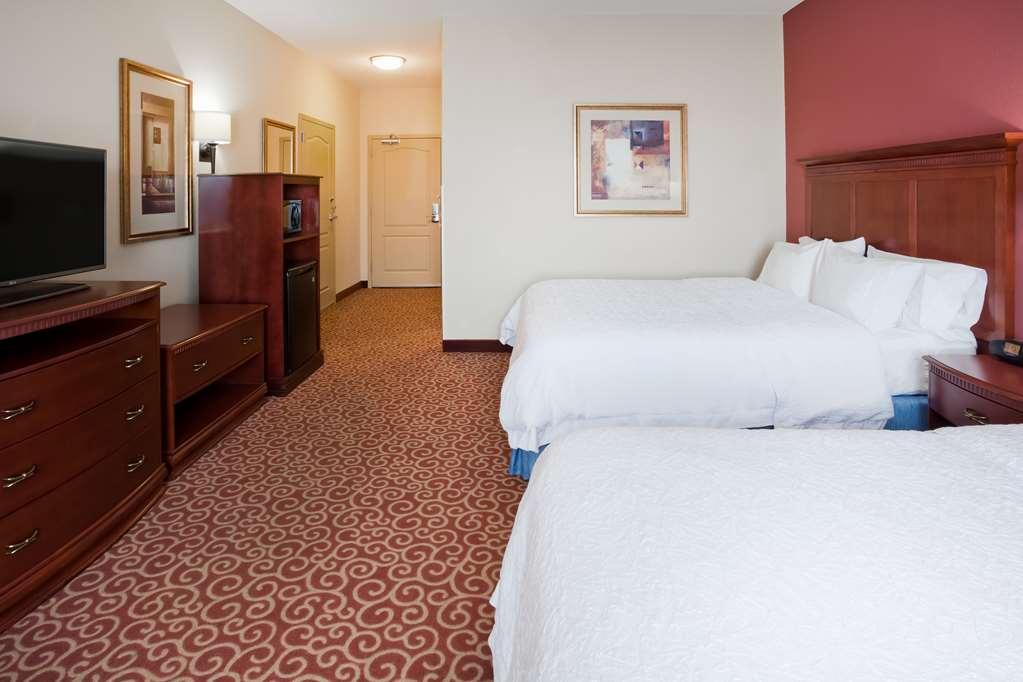 Hampton Inn Фэрмонт Номер фото