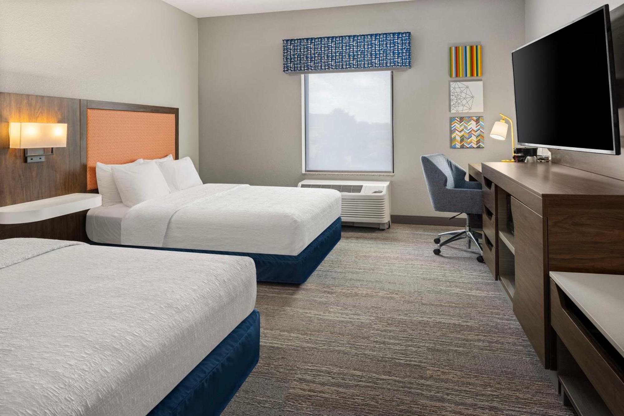 Hampton Inn Фэрмонт Экстерьер фото