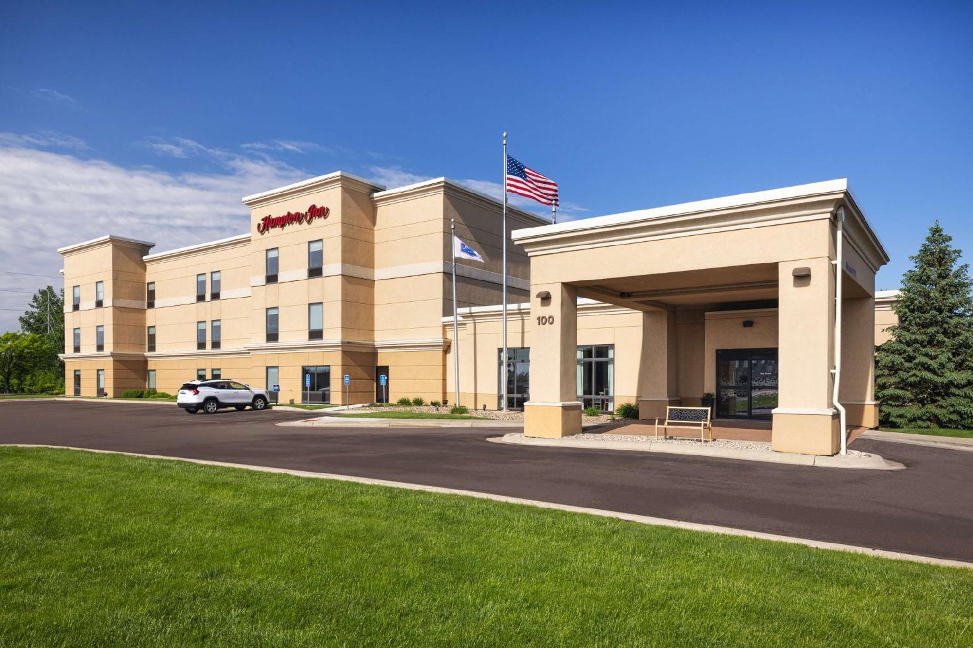 Hampton Inn Фэрмонт Экстерьер фото