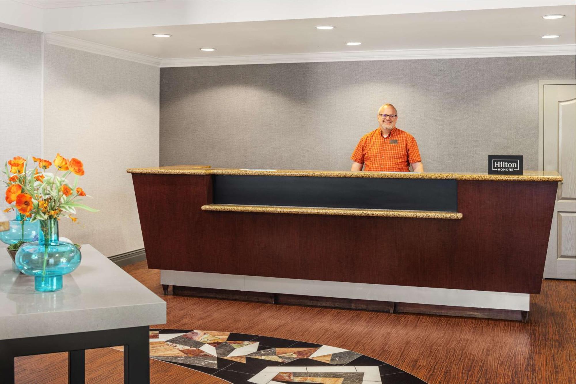 Hampton Inn Фэрмонт Экстерьер фото